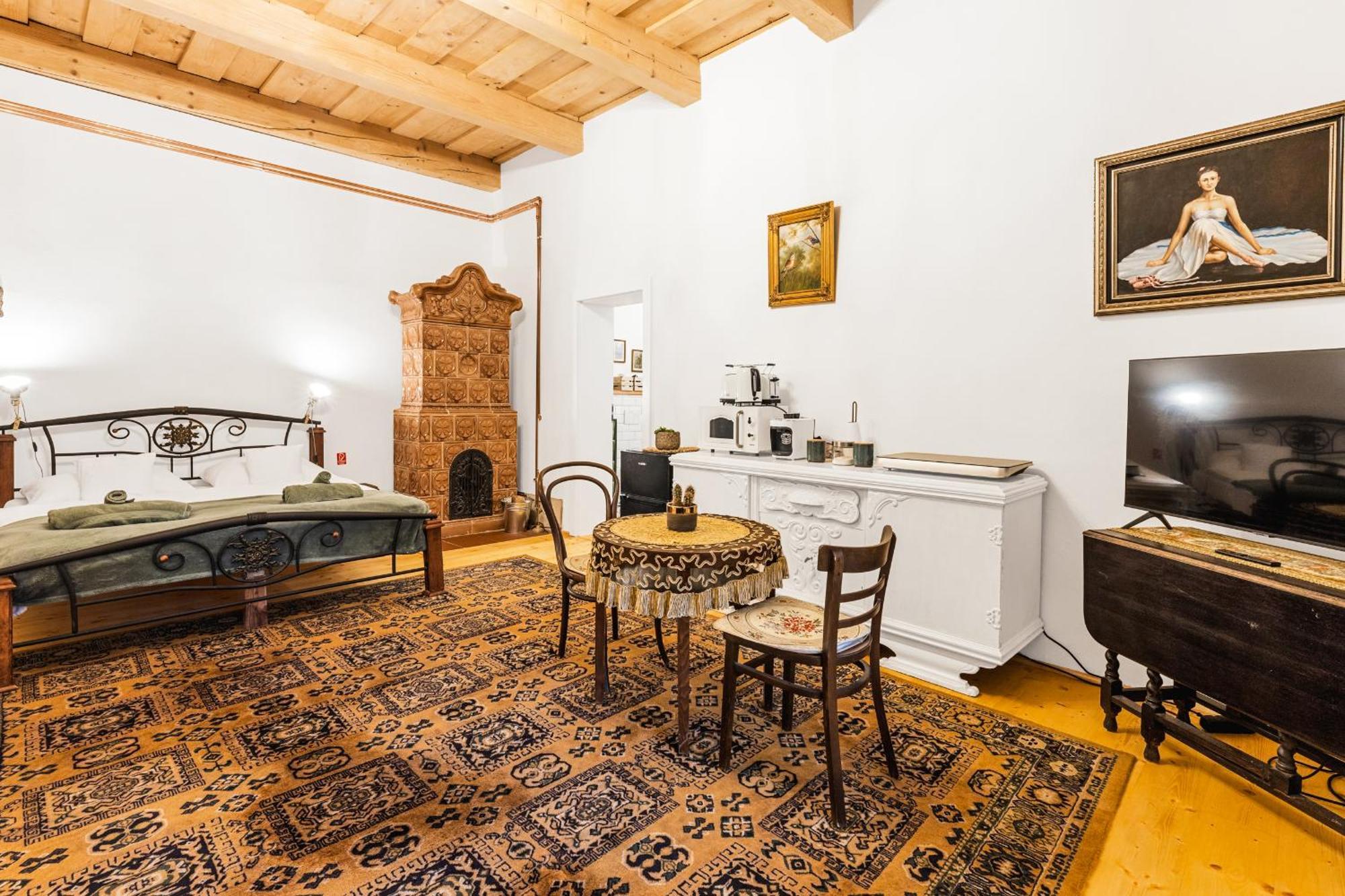 Sovi Dom- Historicke Apartmany Z 19 Storocia, 4Km Od Banskej Stiavnice Svaty Anton Luaran gambar