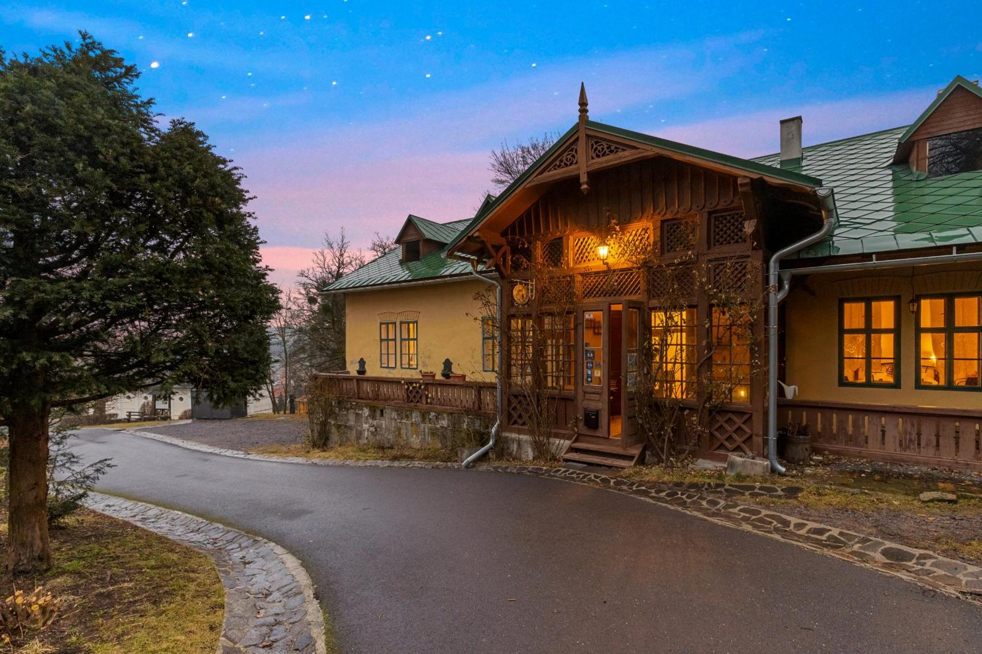 Sovi Dom- Historicke Apartmany Z 19 Storocia, 4Km Od Banskej Stiavnice Svaty Anton Luaran gambar
