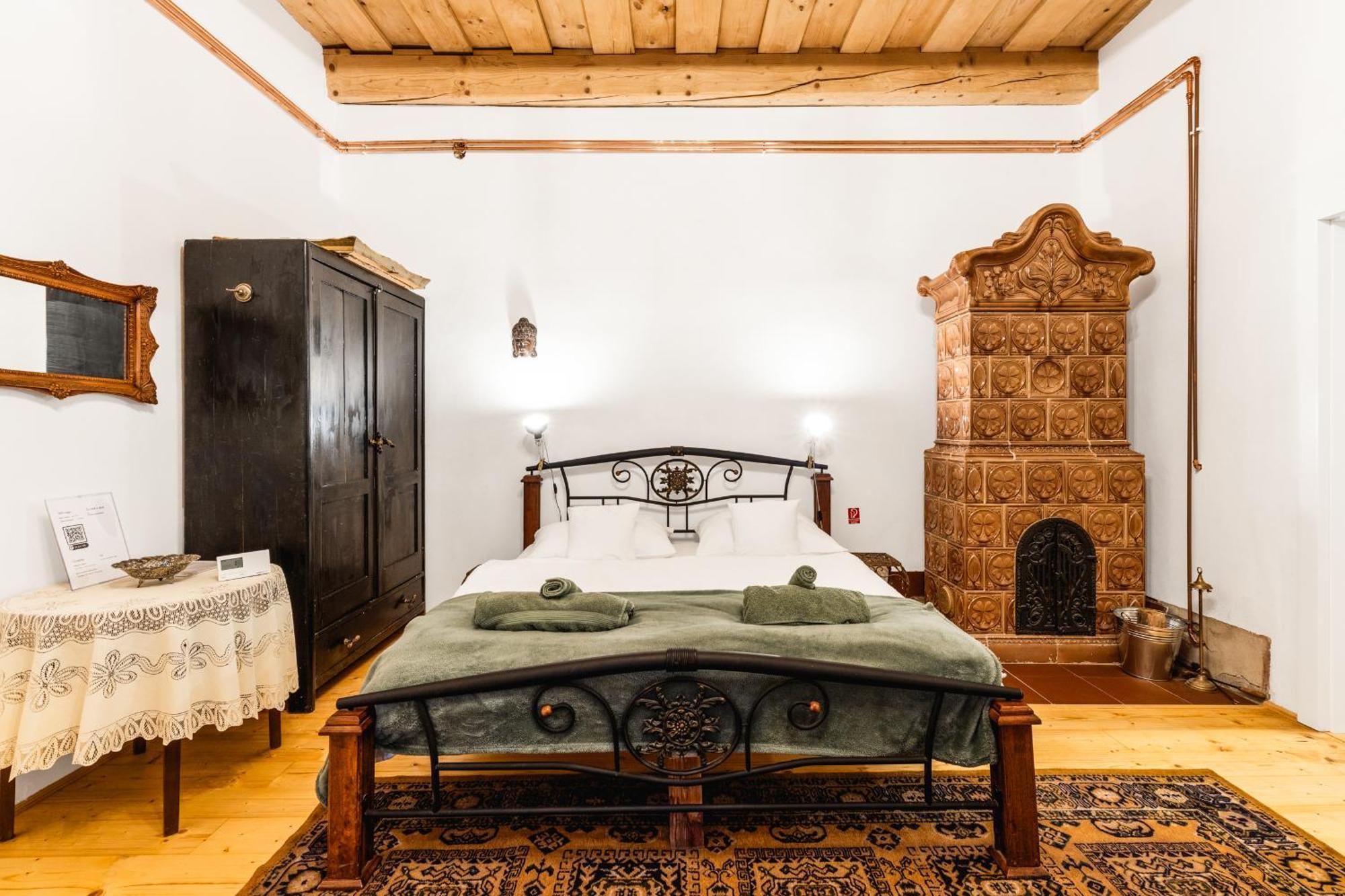 Sovi Dom- Historicke Apartmany Z 19 Storocia, 4Km Od Banskej Stiavnice Svaty Anton Luaran gambar
