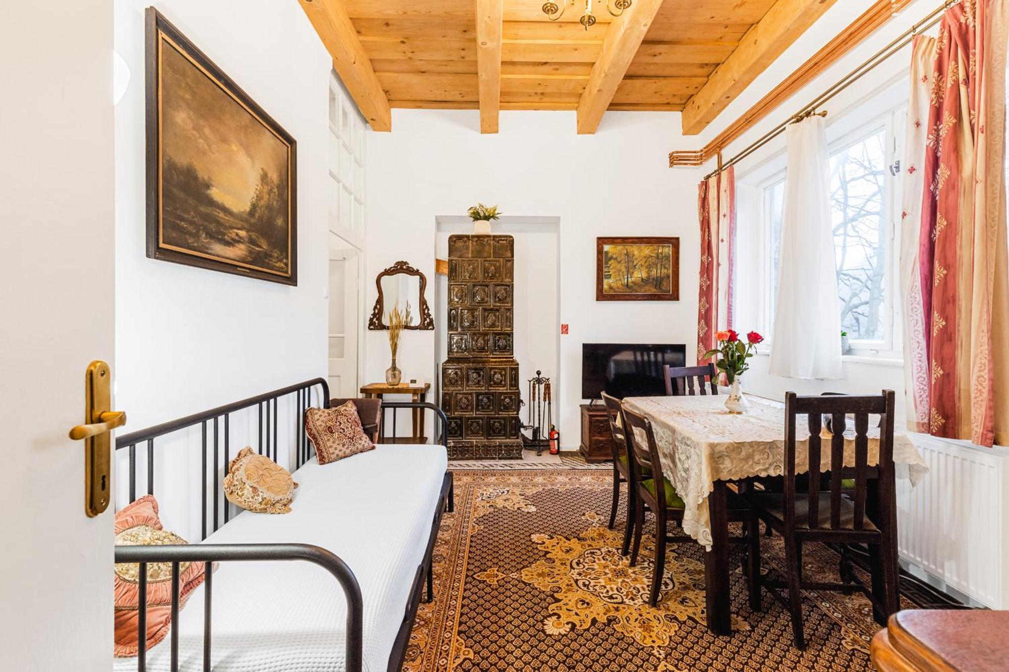 Sovi Dom- Historicke Apartmany Z 19 Storocia, 4Km Od Banskej Stiavnice Svaty Anton Luaran gambar