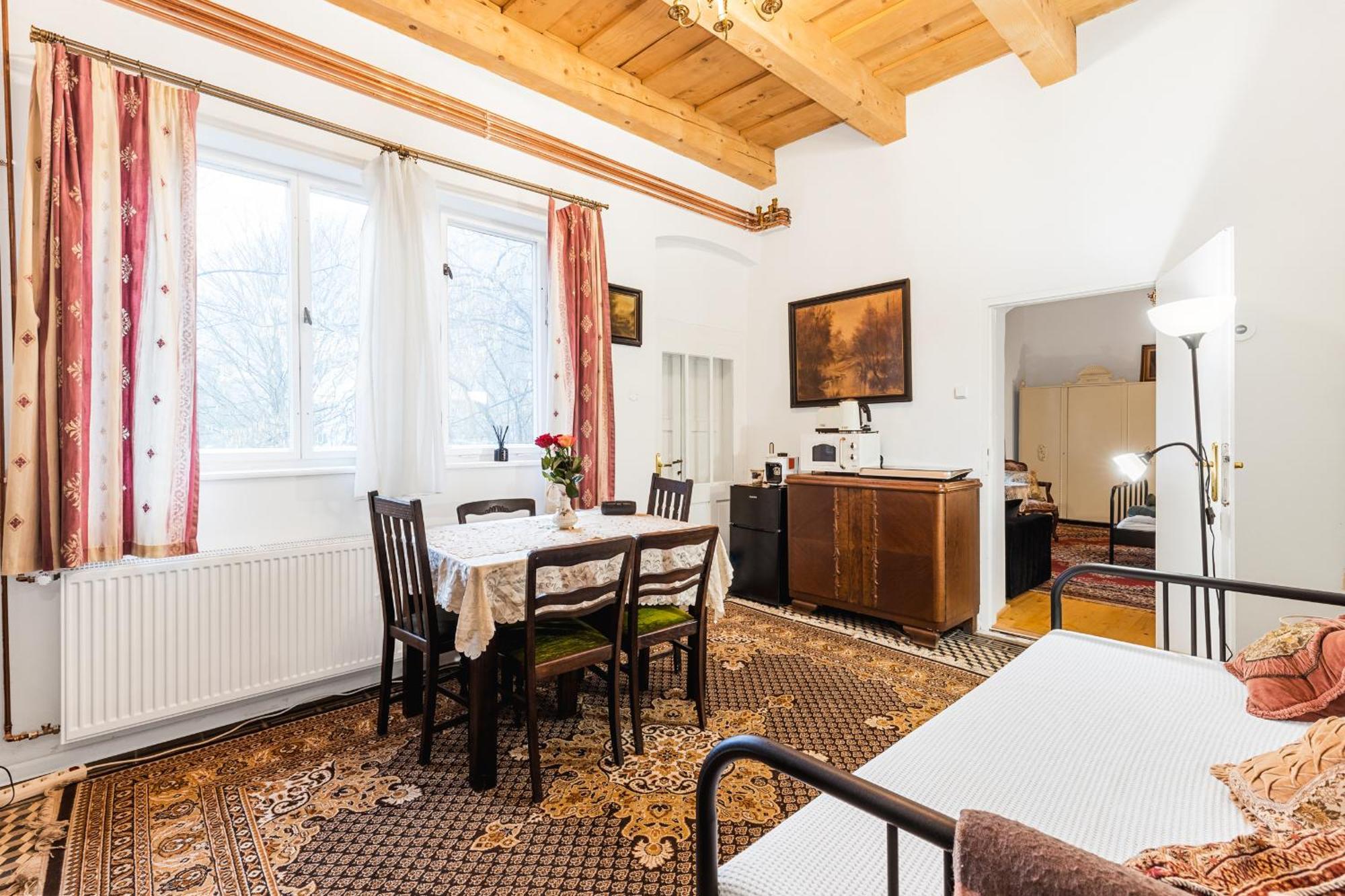 Sovi Dom- Historicke Apartmany Z 19 Storocia, 4Km Od Banskej Stiavnice Svaty Anton Luaran gambar
