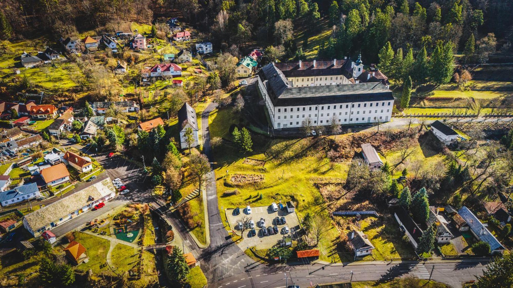 Sovi Dom- Historicke Apartmany Z 19 Storocia, 4Km Od Banskej Stiavnice Svaty Anton Luaran gambar