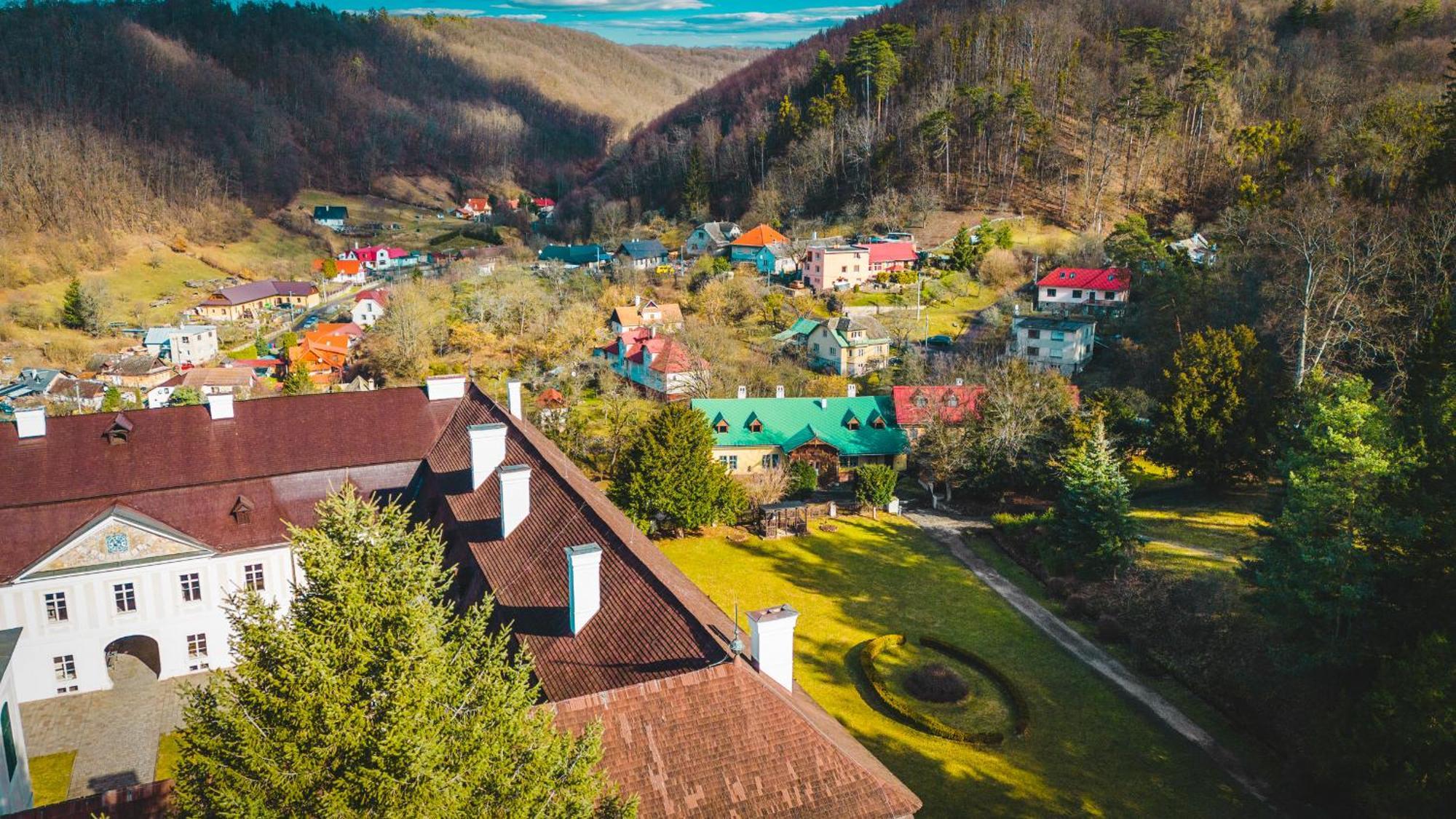 Sovi Dom- Historicke Apartmany Z 19 Storocia, 4Km Od Banskej Stiavnice Svaty Anton Luaran gambar