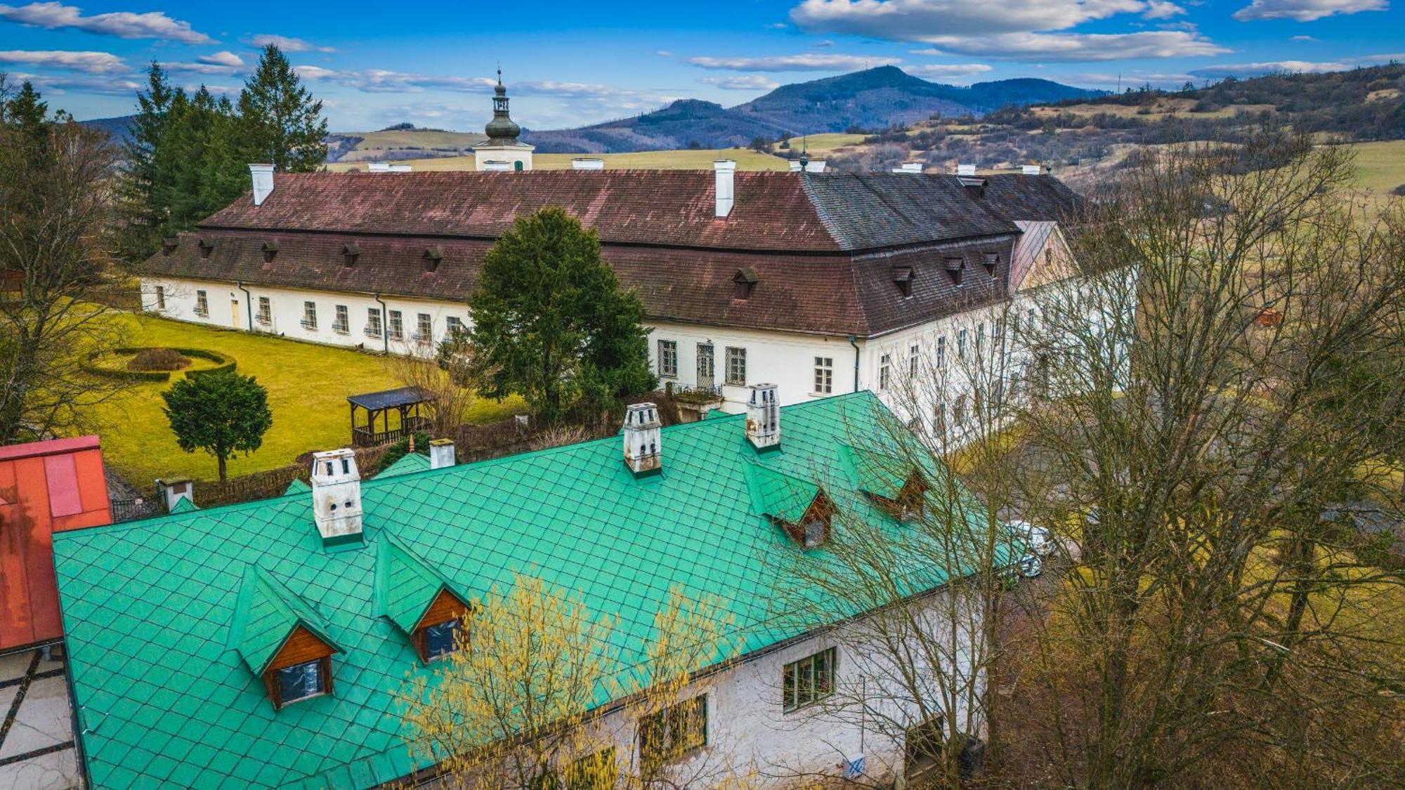 Sovi Dom- Historicke Apartmany Z 19 Storocia, 4Km Od Banskej Stiavnice Svaty Anton Luaran gambar