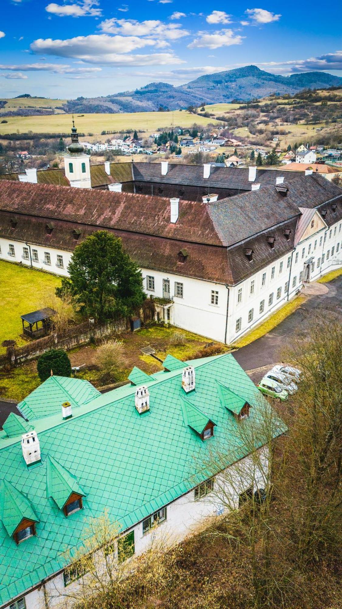 Sovi Dom- Historicke Apartmany Z 19 Storocia, 4Km Od Banskej Stiavnice Svaty Anton Luaran gambar