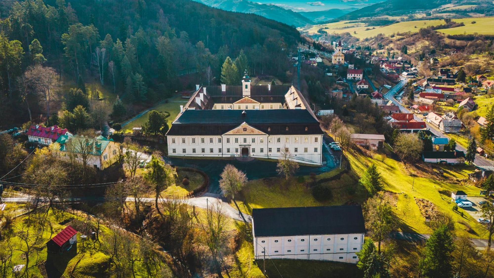 Sovi Dom- Historicke Apartmany Z 19 Storocia, 4Km Od Banskej Stiavnice Svaty Anton Luaran gambar
